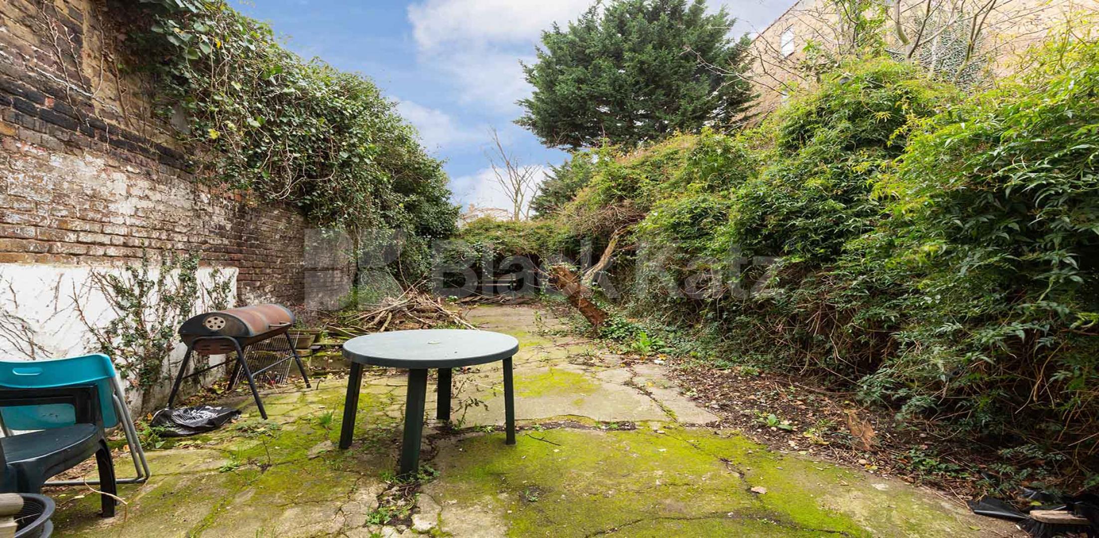			3 Bedroom, 1 bath, 1 reception House			 Newington Green Road, CANONBURY-ISLINGTON